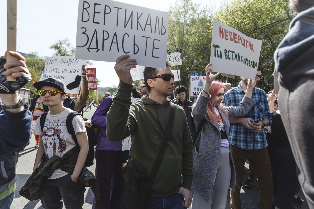 «Вся власть конфетам!» Лозунги и лица Монстрации-2019 в Москве,  — discours.io