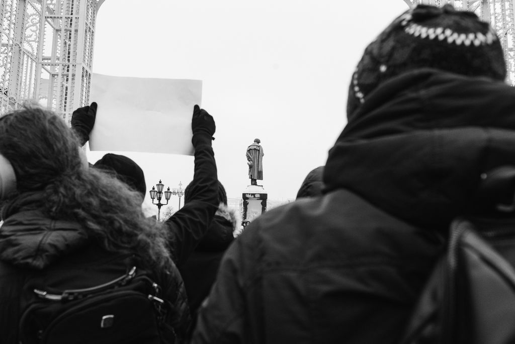 «Мне не всё равно»: фоторепортаж с антикоррупционного митинга в Москве,  — discours.io