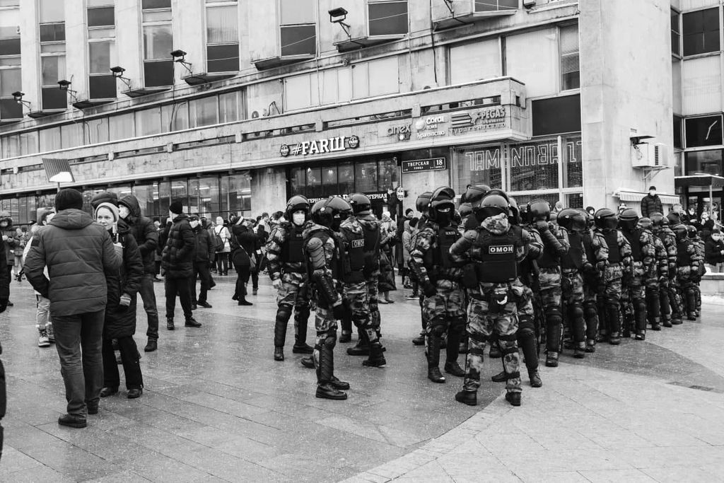 «Мне не всё равно»: фоторепортаж с антикоррупционного митинга в Москве,  — discours.io
