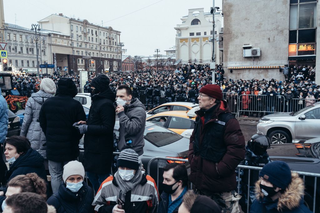 «Мне не всё равно»: фоторепортаж с антикоррупционного митинга в Москве,  — discours.io