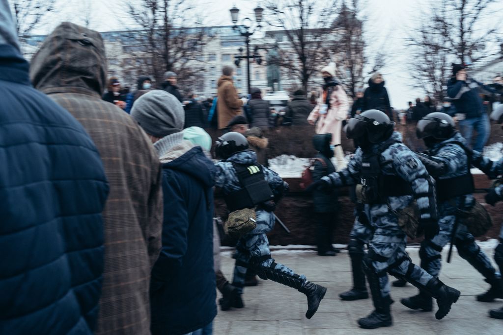 «Мне не всё равно»: фоторепортаж с антикоррупционного митинга в Москве,  — discours.io