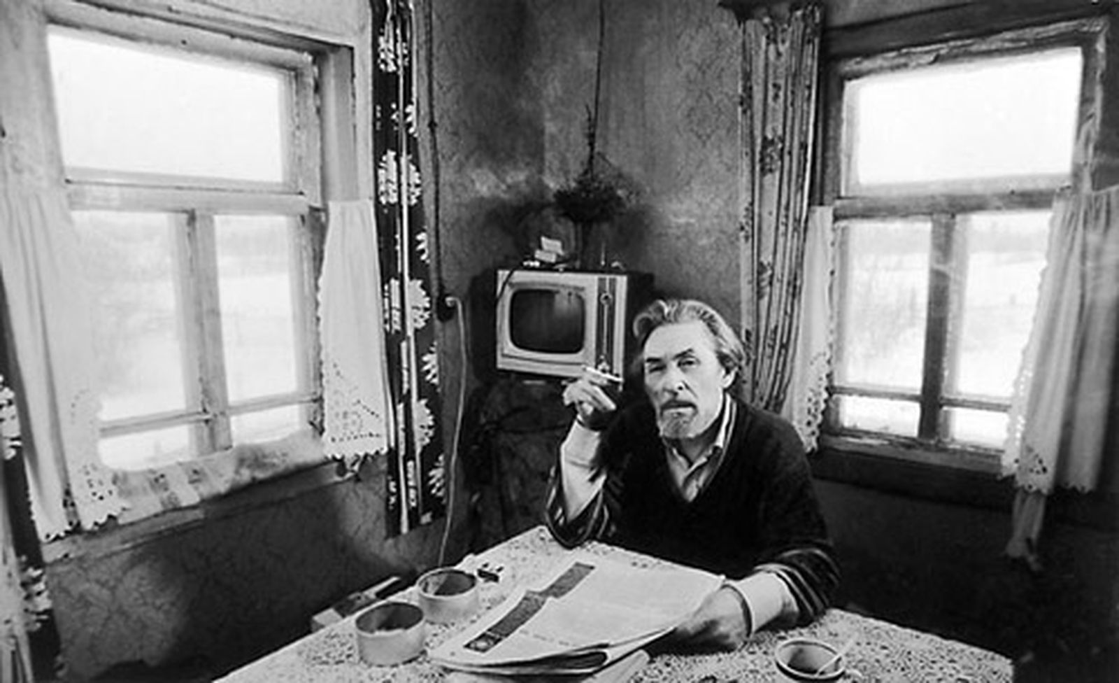 Геннадий Айги в Денисовой горке / Фотограф: Владимир Пика / О неподцензурной музыке 
в поэзии Геннадия Айги — Discours.io