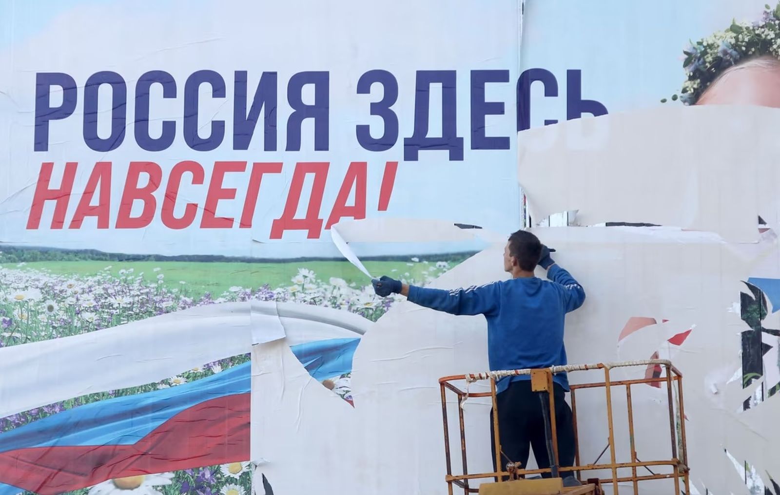 Фотохроника девятого месяца войны в Украине. 50 главных снимков об освобождении, жизни во тьме и разрушении быта / Россия, Фотохроника войны в Украине, общество, смерть, Украина, насилие, политика, жизнь, фотография, армия, преступления, война — Discours.io