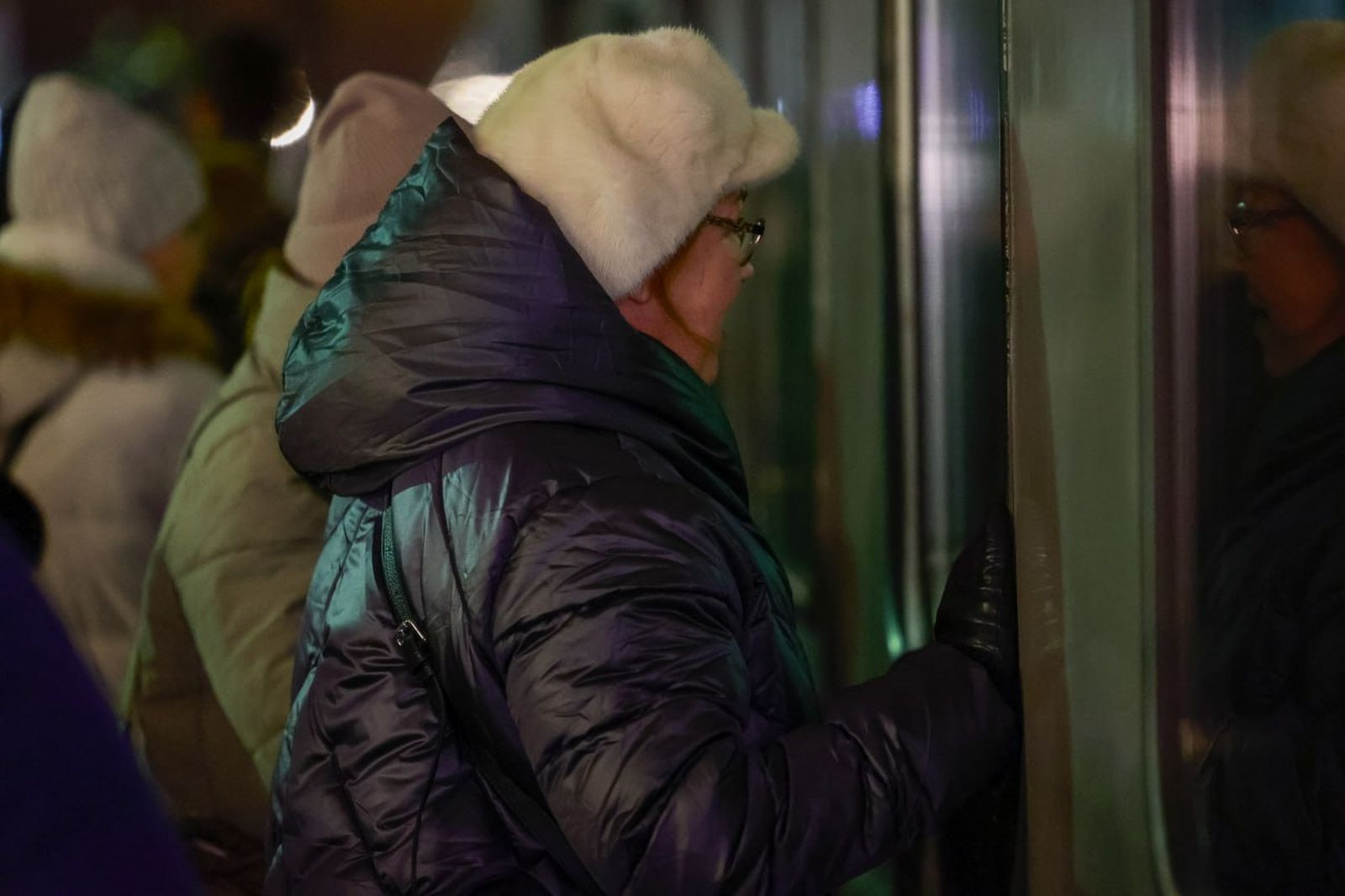 Жители Белгорода провожают своих детей, отправляющихся в более безопасную от украинских обстрелов Калужскую область. 10 января / Вячеслав Гладков / Telegram