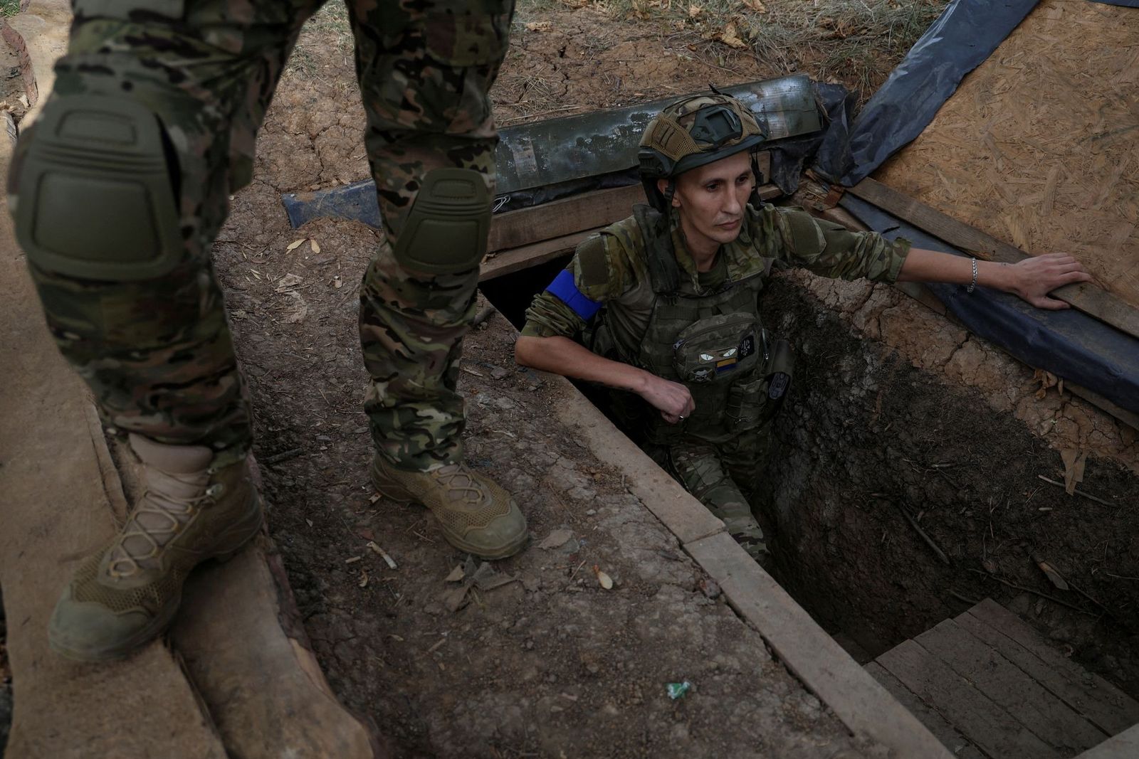 Украинские военнослужащие на своих позициях возле линии фронта в Запорожской области. 5 сентября / Oleksandr Ratushniak / Reuters