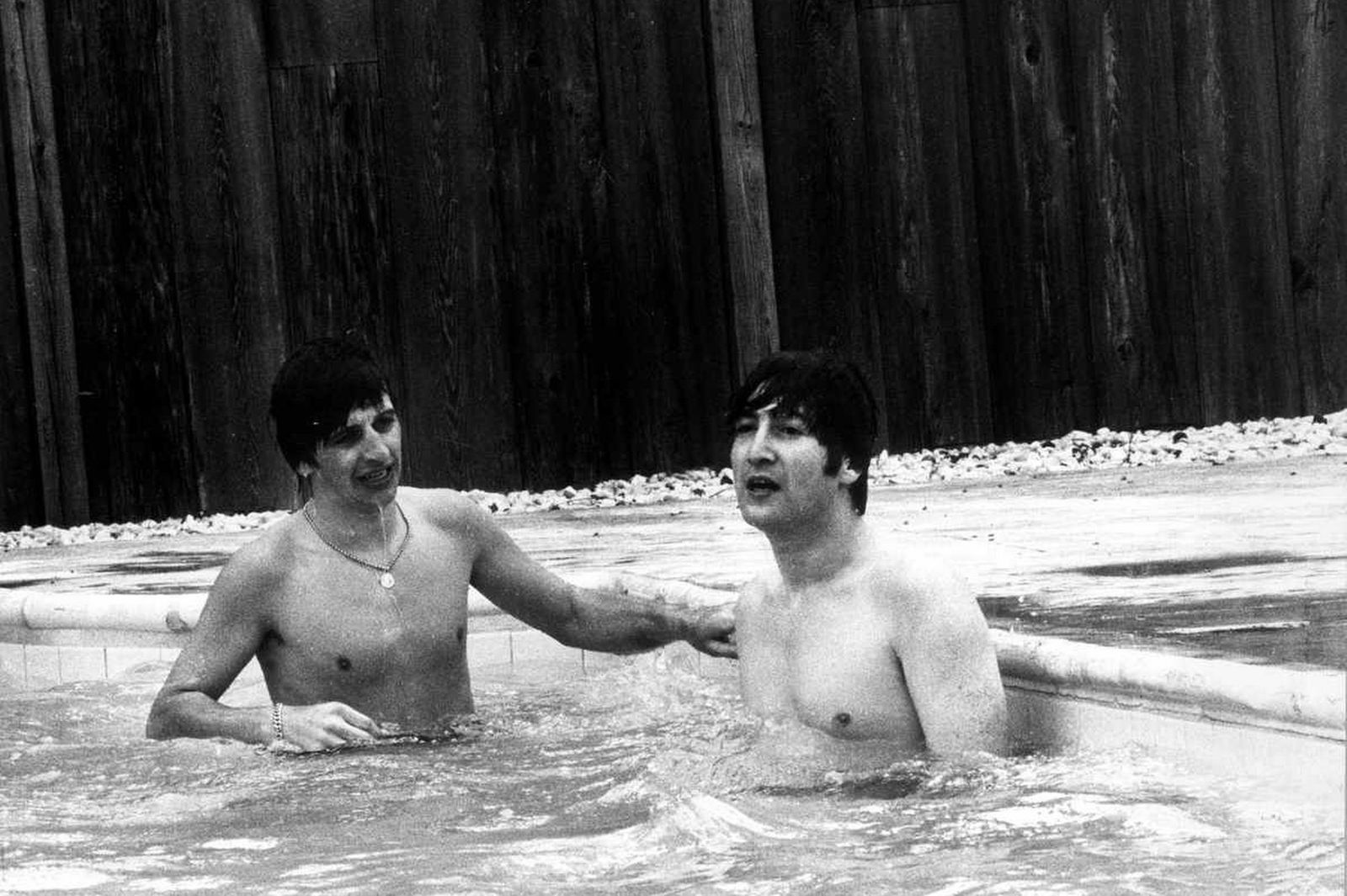 Ринго Старр и Джон Леннон в Майами в феврале 1964 года / Фото: Неизвестный автор