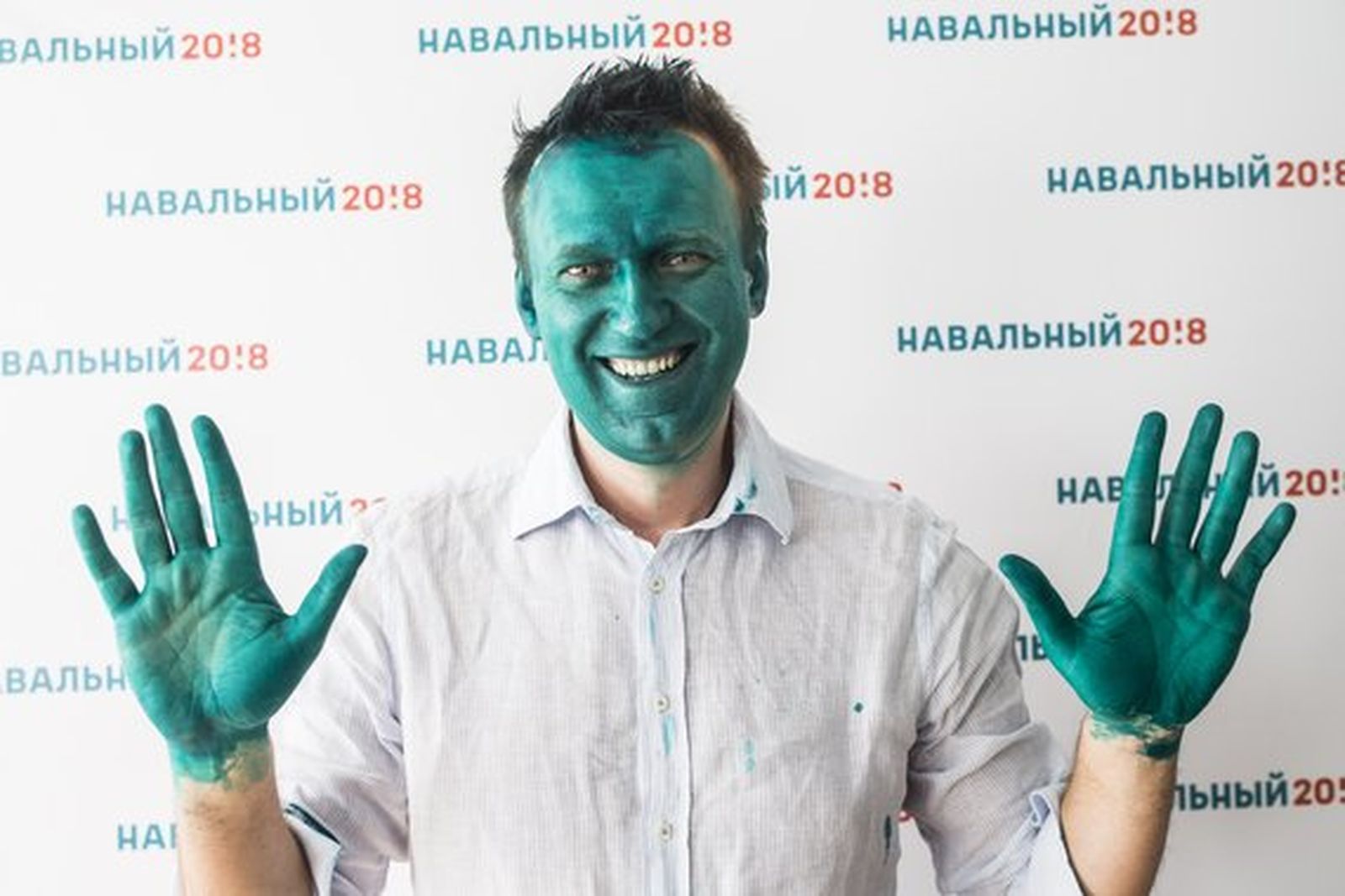 Навальный: жизнь в 100 фотографиях