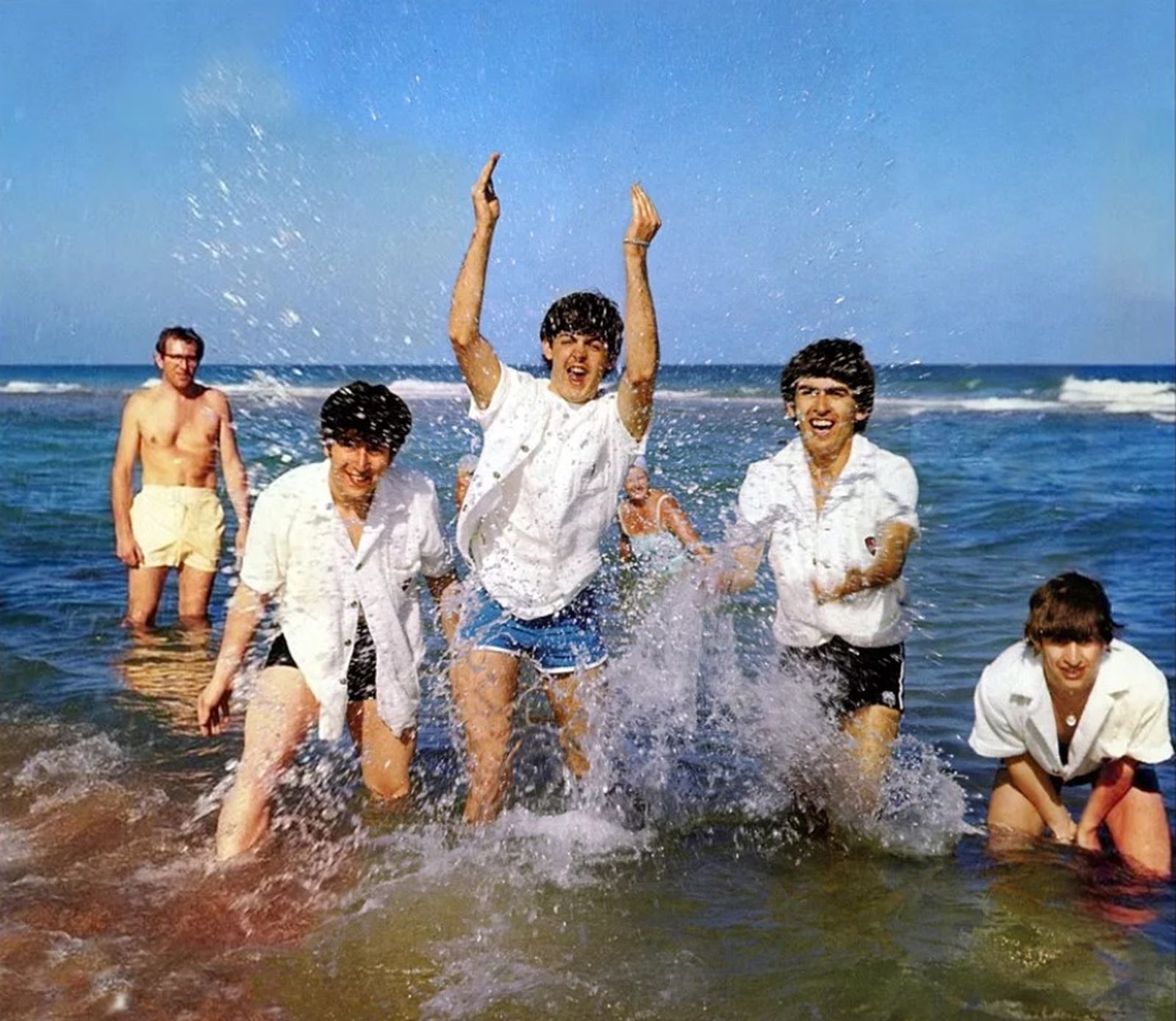 The Beatles на пляже Майами-Бич в феврале 1964 / Фото: Чарльз Трейнор