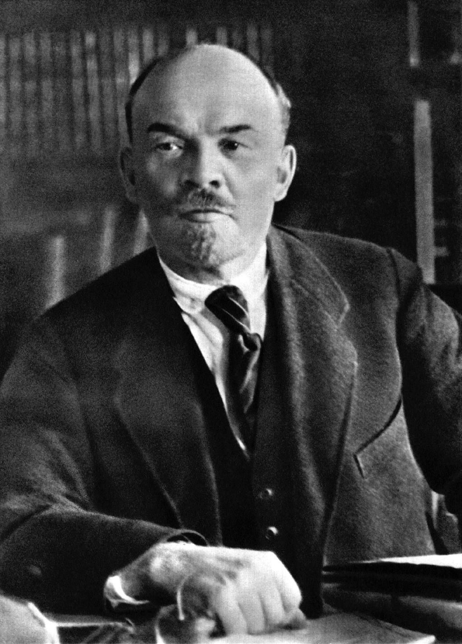 Чем левая Европа пыталась заменить христианство? / коммунизм, христианство — Discours.io