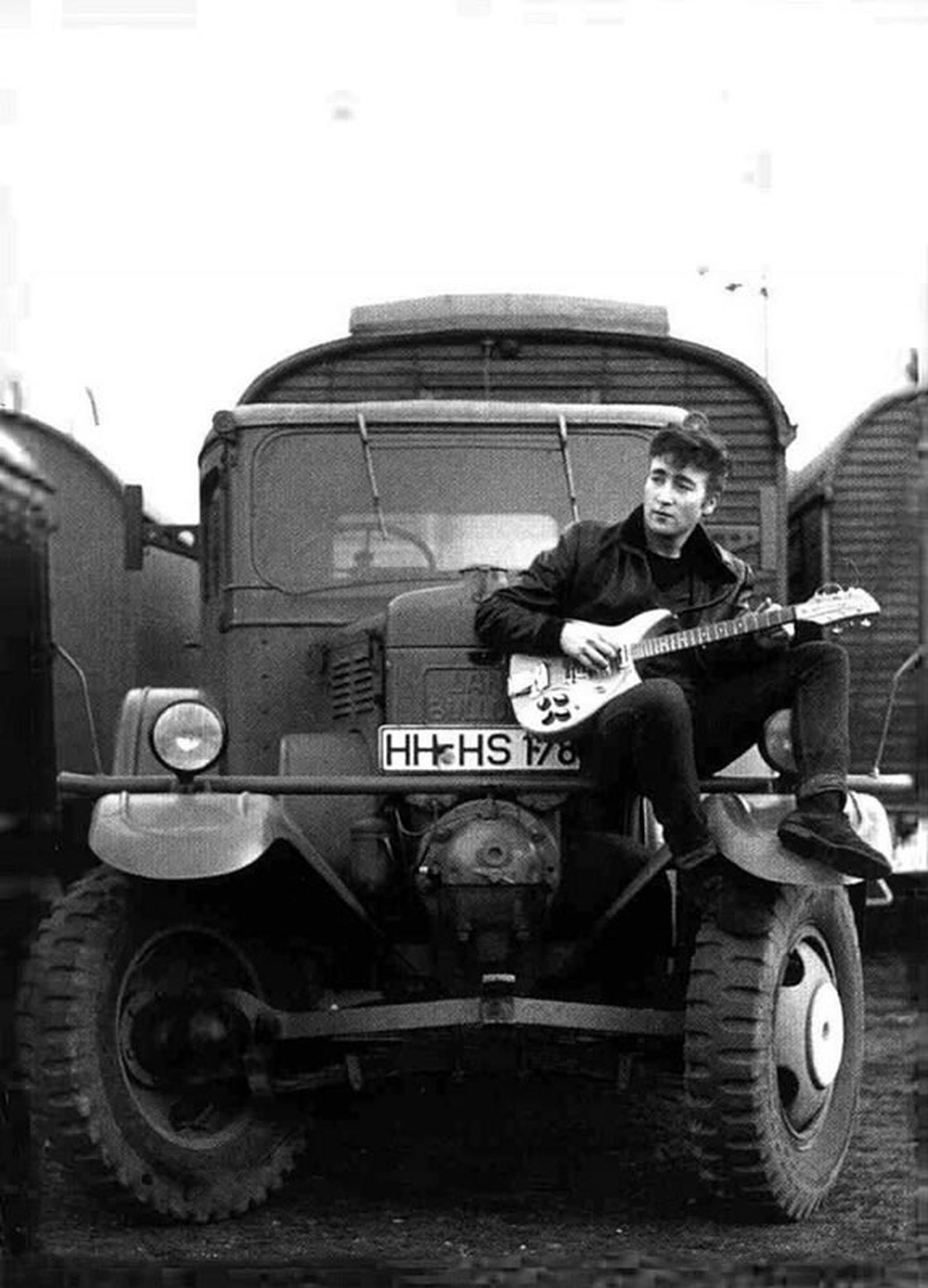 Джон Леннон в Гамбурге в октябре 1960 года / Фото: Астрид Кирхгерр