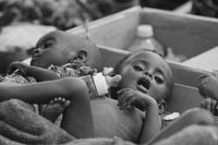 «Я не имею права вмешиваться в свои снимки». Фотографии и воспоминания Виктории Ивлевой из поездок в кризисные точки Африки, Карла. Руанда, 1994 — миниатюра