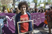 «Вся власть конфетам!» Лозунги и лица Монстрации-2019 в Москве,  — миниатюра