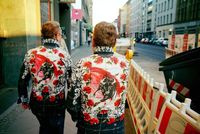 «Истории, рассказанные спиной». Фотовыставка о том, как тело говорит о человеке, «Берлин. Май 2018. Снято где-то в центре, спонтанно» — Олег Яковлев — миниатюра