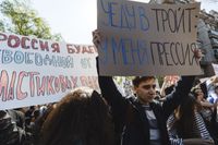 «Вся власть конфетам!» Лозунги и лица Монстрации-2019 в Москве,  — миниатюра