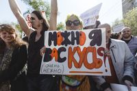 «Вся власть конфетам!» Лозунги и лица Монстрации-2019 в Москве,  — миниатюра