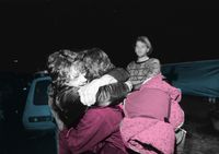 Мирные протесты-1989: люди (на)против стены, Венгрия. 1989 год, беженцы из ГДР, которые смогли бежать через австро-венгерскую границу — миниатюра