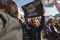 «Вся власть конфетам!» Лозунги и лица Монстрации-2019 в Москве,  — миниатюра