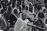 «Я не имею права вмешиваться в свои снимки». Фотографии и воспоминания Виктории Ивлевой из поездок в кризисные точки Африки, Женщины в Судане, 2005 — миниатюра