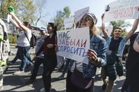«Вся власть конфетам!» Лозунги и лица Монстрации-2019 в Москве,  — миниатюра