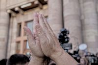 Протесты в Ереване против сдачи Нагорного Карабаха. Фоторепортаж с места событий,  — миниатюра