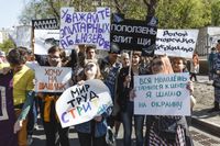 «Вся власть конфетам!» Лозунги и лица Монстрации-2019 в Москве,  — миниатюра