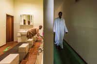 «Перекрестки миров»: фотографии диалога культур и предметов,  — миниатюра