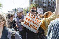 «Вся власть конфетам!» Лозунги и лица Монстрации-2019 в Москве,  — миниатюра