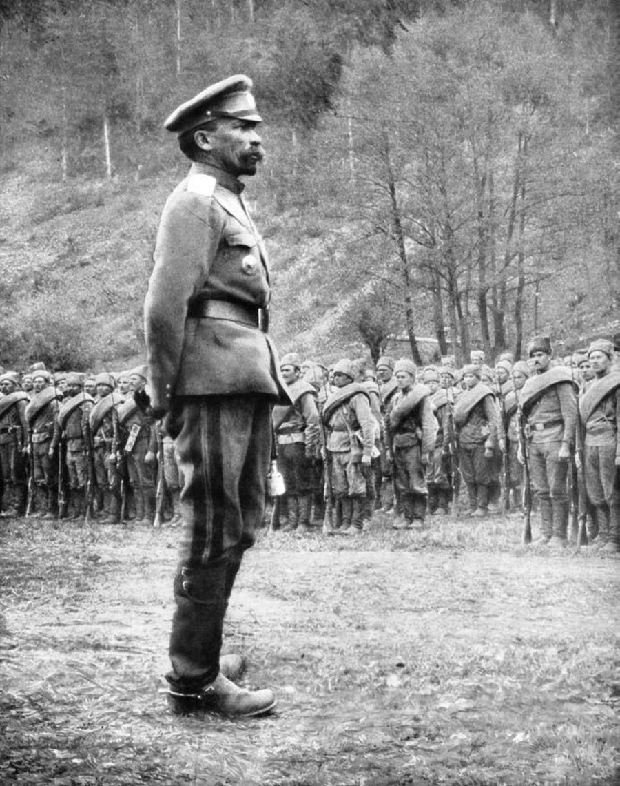 Генерал Лавр Корнилов. 1917 год Генерал Лавр Корнилов. 1917 год