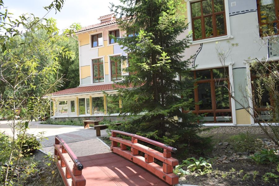 «Дом радужного детства» не получает никакой государственной поддержки, но имеет ежедневные траты на расходные материалы, средства гигиены и дезинфекции, питание, лекарственные препараты, ежемесячные расходы на обслуживание, коммунальные платежи и дру «Дом радужного детства» не получает никакой государственной поддержки, но имеет ежедневные траты на расходные материалы, средства гигиены и дезинфекции, питание, лекарственные препараты, ежемесячные расходы на обслуживание, коммунальные платежи и дру
