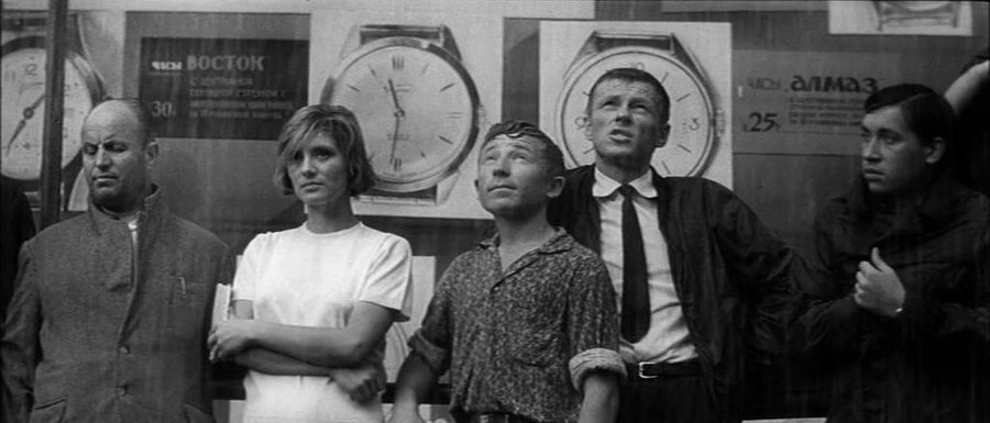 Кадр из фильма «Июльский дождь» (реж. Марлен Хуциев, 1967)