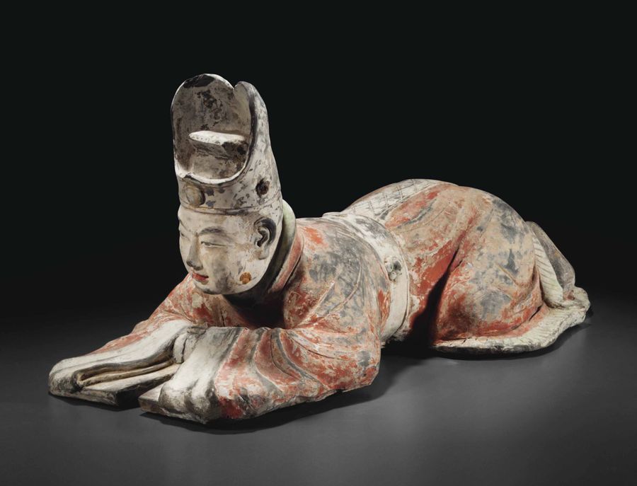 Чиновник совершает коутоу. 7-8 век н.э. Династия Тан / christies.com Чиновник совершает коутоу. 7-8 век н.э. Династия Тан / christies.com